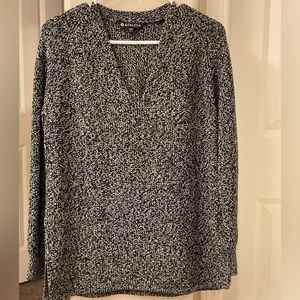 ATHLETA V NECK Women’s Sweater Black & White Oversized‎ size XXS